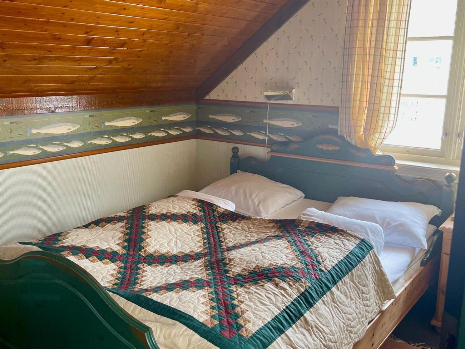 Anker Brygge Hotel Svolvær Exterior foto The bed in the room where the body of Mary Walker was found