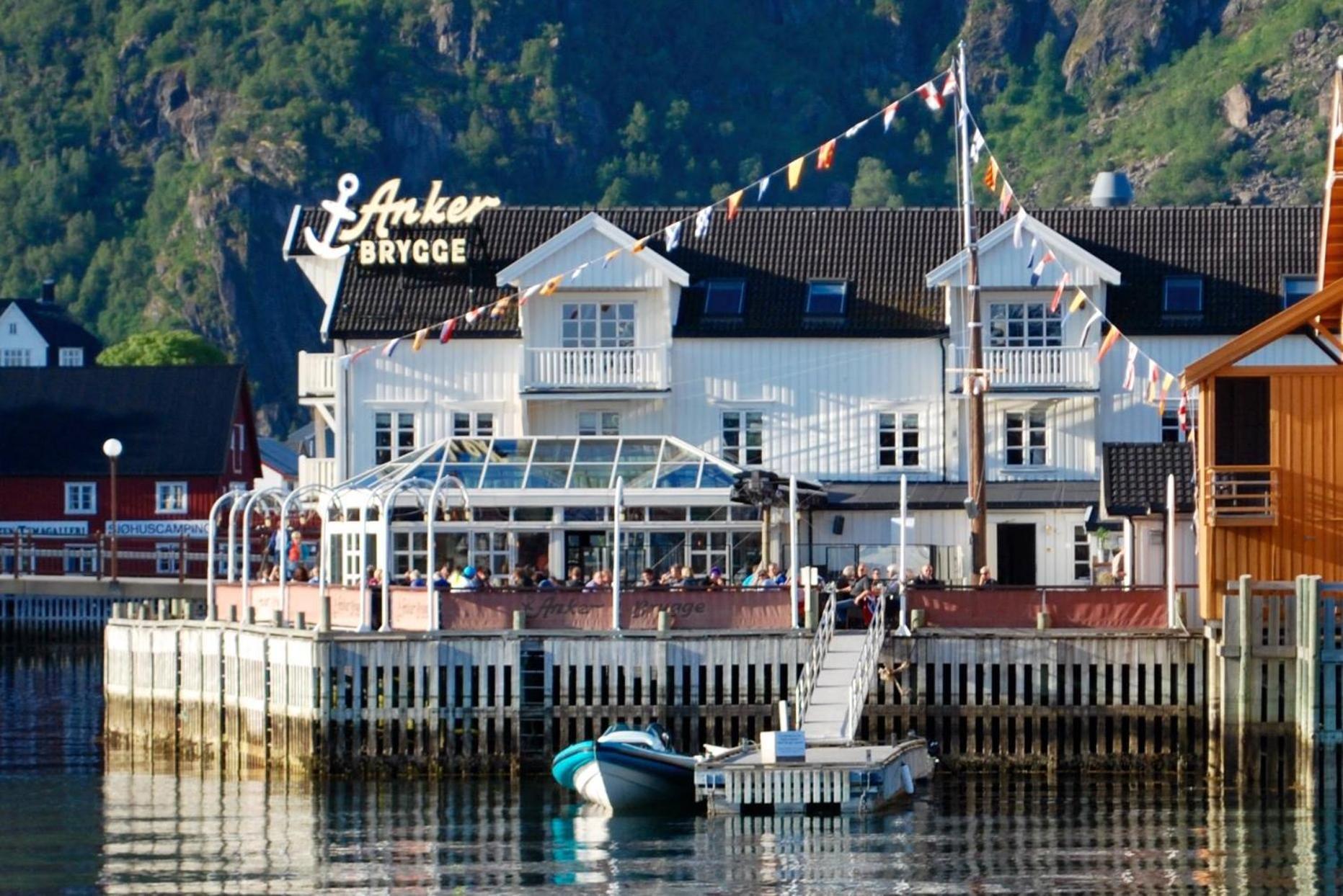 Anker Brygge Hotel Svolvær Exterior foto